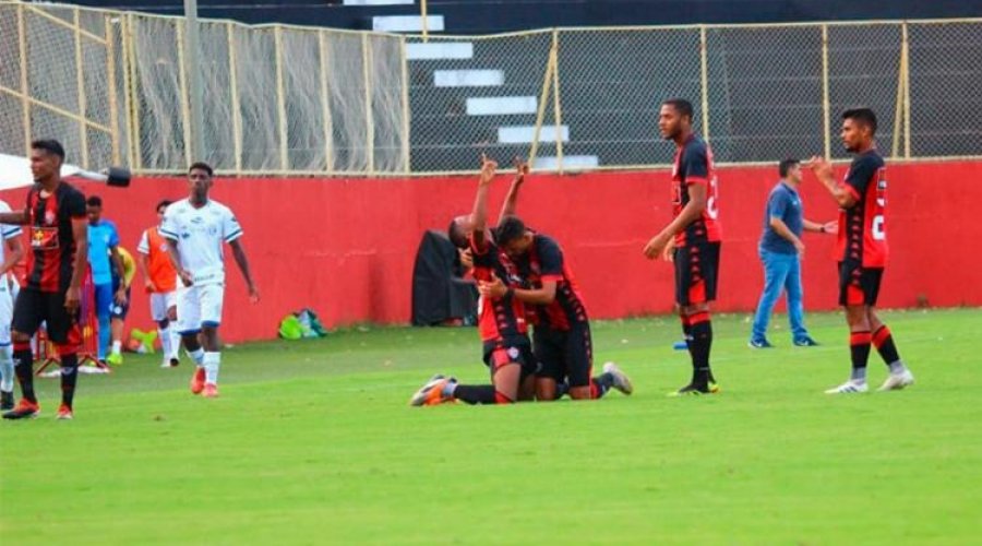 [Vitória chega à semifinal do Nordestão sub-20 com campanha invicta]