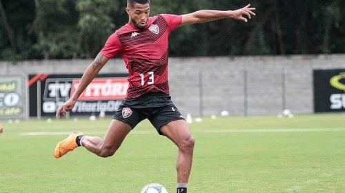 [Vitória renova com mais três jogadores para 2020]