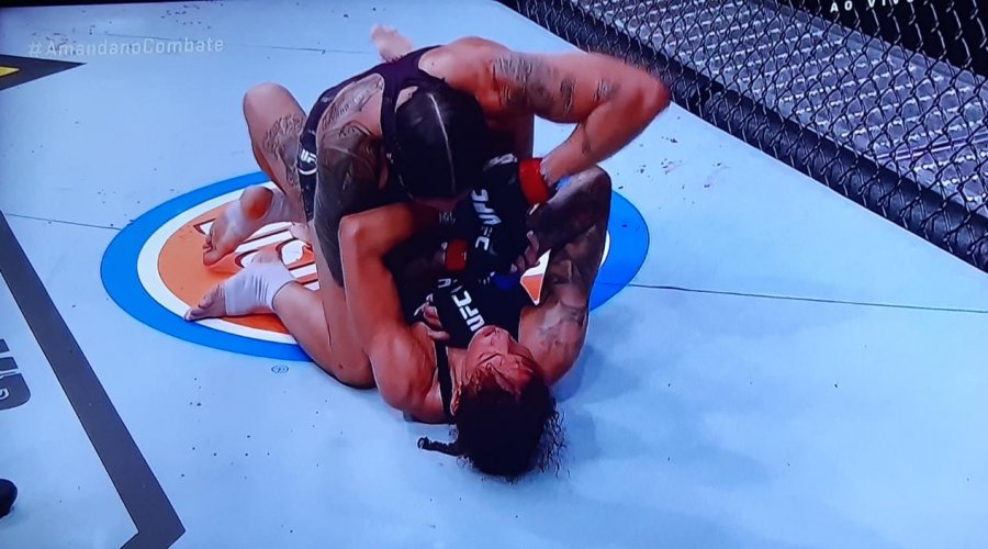 [UFC 245: Amanda Nunes vence Germaine de Randamie e mantém o cinturão]