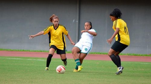 [Projeto 'Esporte na Cidade' reabre vagas para futebol feminino em Pituaçu]