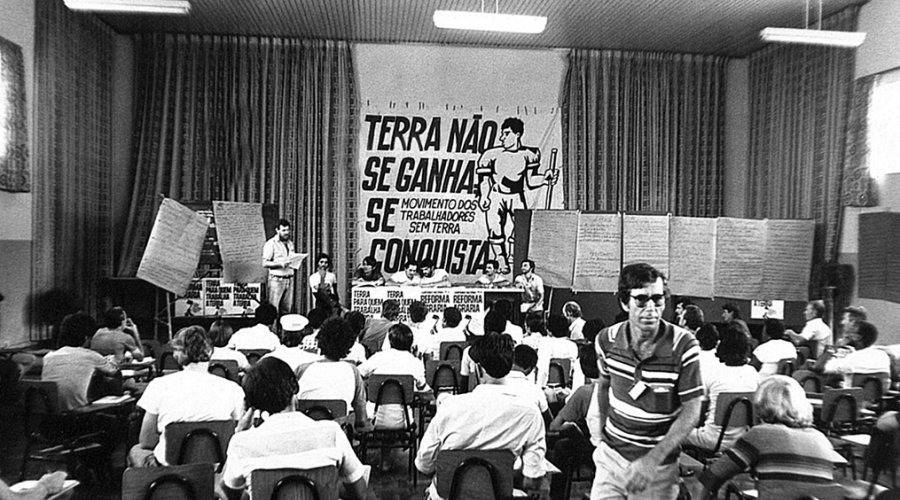 [MST: em 1984 teve início ao 1° Encontro Nacional dos Trabalhadores Rurais Sem Terra]