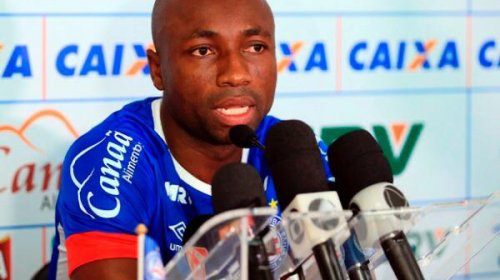 [Ex-jogador do Bahia, lateral Pablo Armero continua desempregado]