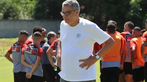 [Paulo Carneiro é multado e suspenso por ofensas a árbitro]