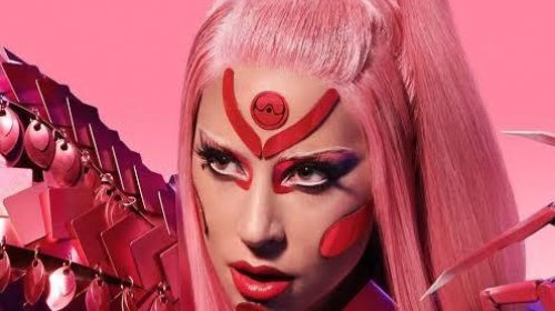 [Lady Gaga surpreende fãs com clipe todo gravado no celular]