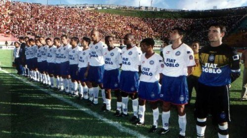 [Capitão e Artilheiro falam de goleada do Bahia contra o Confiança em 2002]