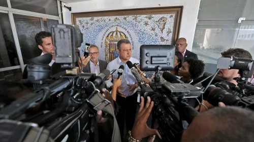 [Rui suspende transporte intermunicipal e cancela aula em todas as escolas]