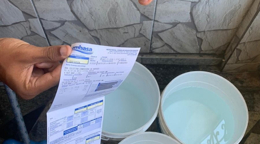 [Residentes da Vila Ruy Barbosa reclamam da falta de água]