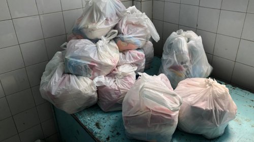[Movimento Solidário: moradores do bairro da Vila Santinha foram contemplados com cestas básica...]
