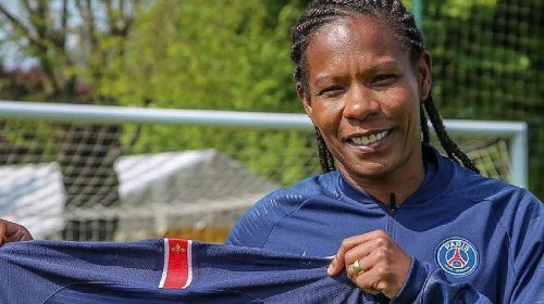 [Aos 42 anos, baiana Formiga renova contrato com o PSG]