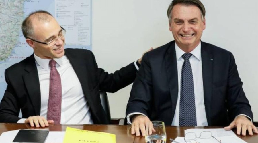 [Bolsonaro cogita recriar Ministério da Segurança]