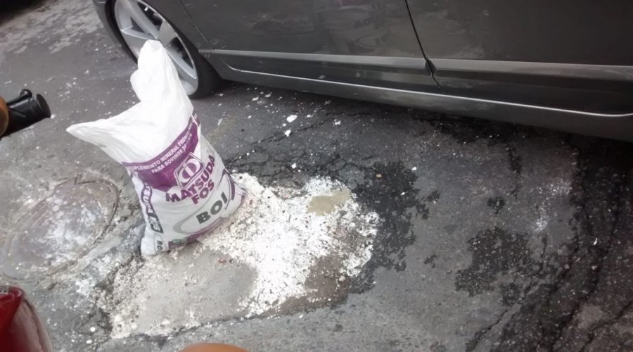 [Moradora reclama de buraco e falta de manutenção em rua da Caixa D’água]