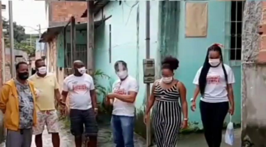 [Movimento Solidário Pernambués distribui cestas básicas e matérias de limpeza na comunidade da Guiné ]