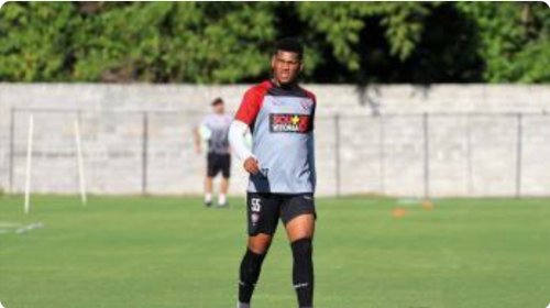 [Lateral volta ao Vitória após ser dispensado pelo Remo por indisciplina]