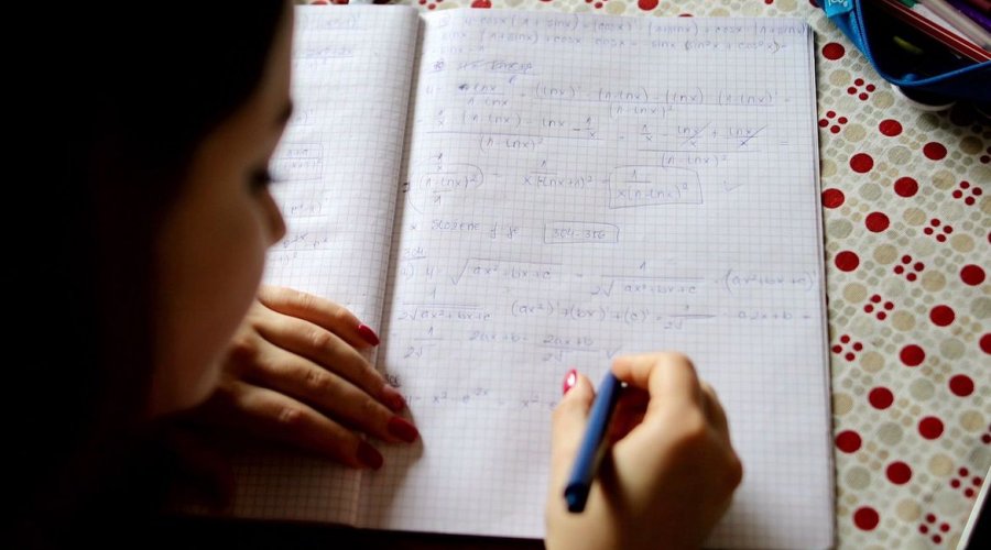 [MEC abrirá em maio inscrições para bolsas remanescentes]