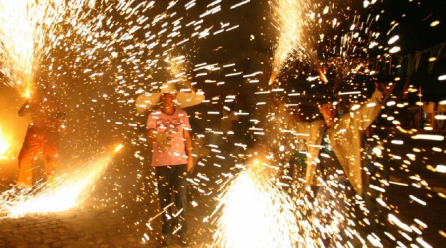 [Especialistas alertam para cuidados com fogos em tempos de Covid-19 ]