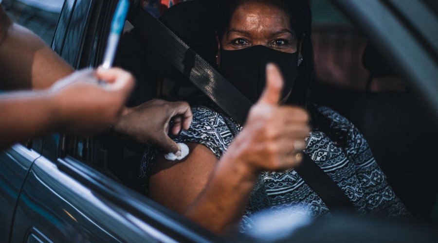 [Festival das Idades: Vacinação para 46 anos ou mais ocorre nesta sexta (25)]