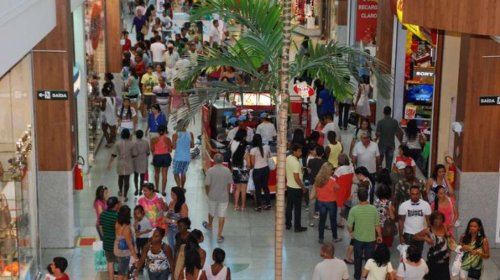 [Shoppings terão funcionamento alterado no feriado de 2 de julho; confira]