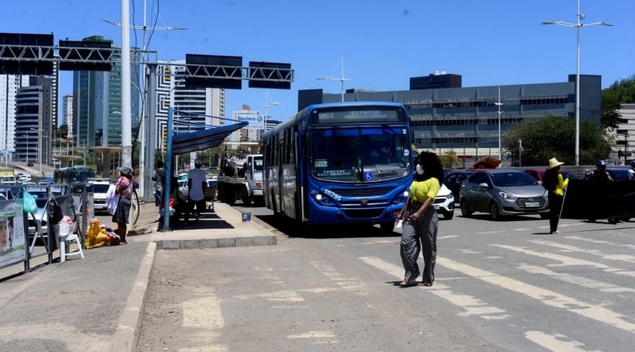 [Pontos de ônibus da Avenida ACM serão realocados a partir deste sábado (10) ]