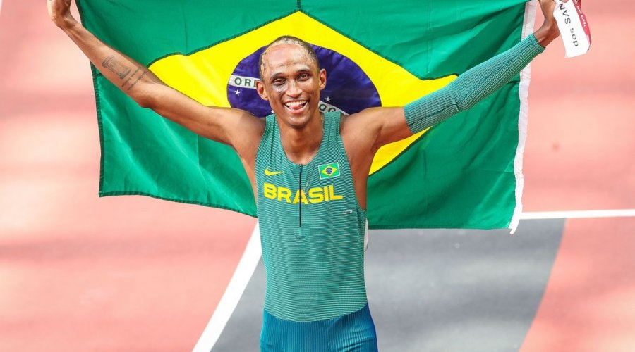[Olimpíada: Alison dos Santos é bronze nos 400 m com barreiras]