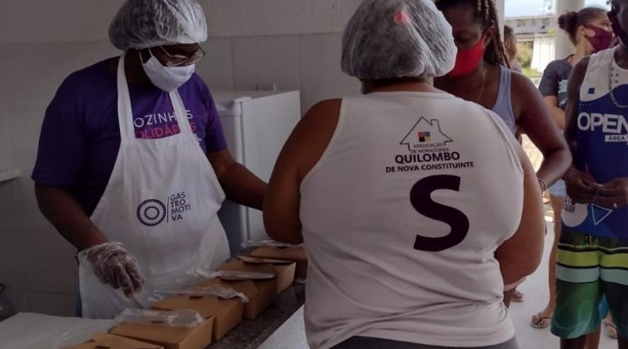 [Centro Comunitário Arnaldo Anselmo, distribui almoço para a comunidade através do Projeto Cozinha Solidária em Nova Constituinte ]