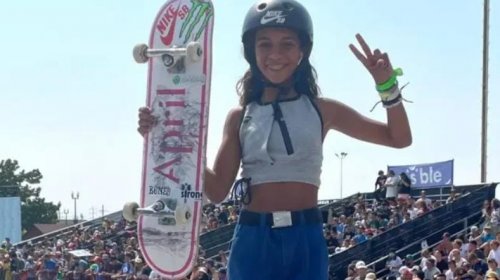 [Rayssa Leal segue fazendo bonito, acerta última manobra e é campeã no mundial de skate nos EUA]