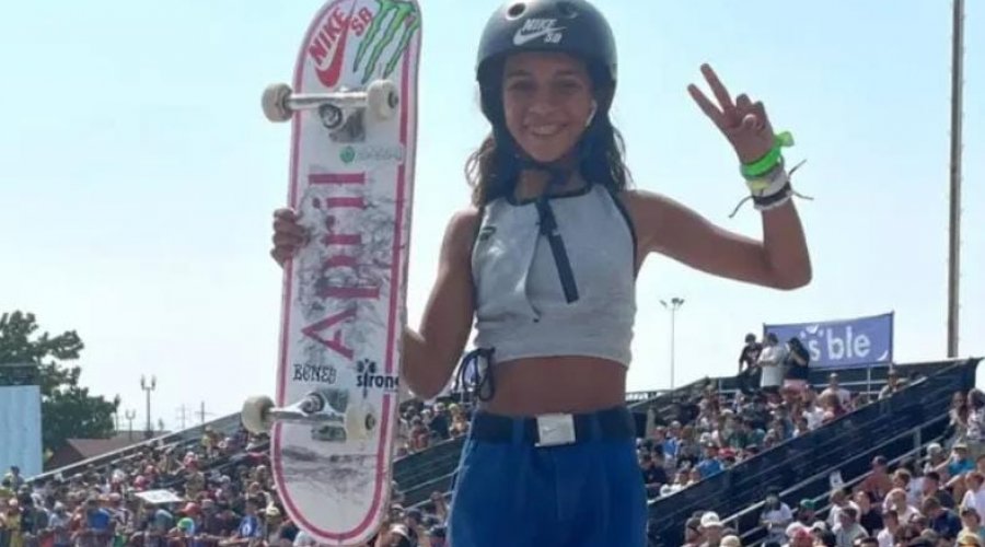 [Rayssa Leal segue fazendo bonito, acerta última manobra e é campeã no mundial de skate nos EUA]