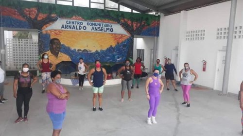 [Moradores de Nova Constituinte têm primeiro aulão aberto de zumba e capoeira no feriado da Ind...]