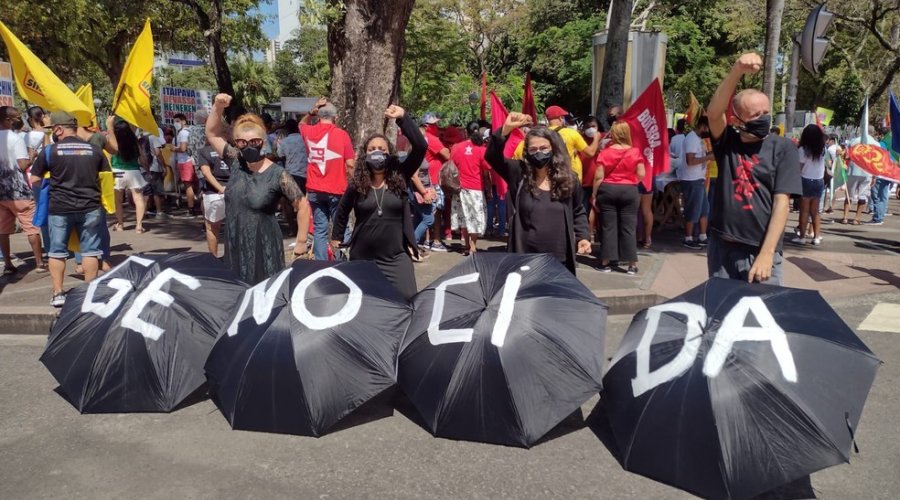 [Ato contra Bolsonaro em Salvador é marcado por pedido de impeachment, mais vacinas e alimento para todos]