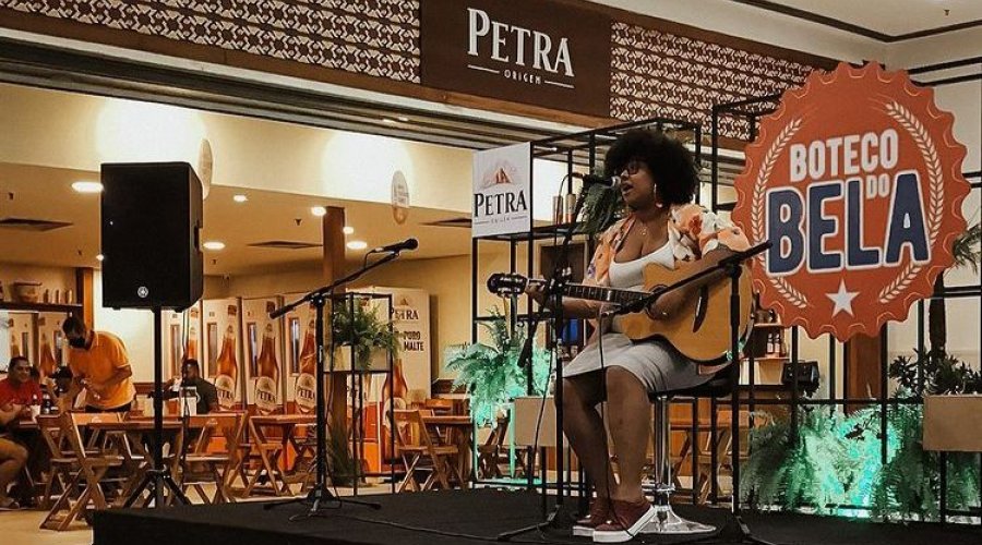 [Samba e MPB na veia musical: representante do Pernambués no quadro ‘Talentos da Comunidade’, da TV Bahia, conta sobre sua trajetória artística ]