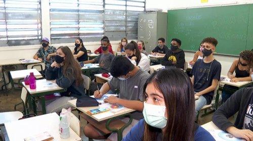 [Novo ensino médio começa em 2022 de forma desigual pelo país]