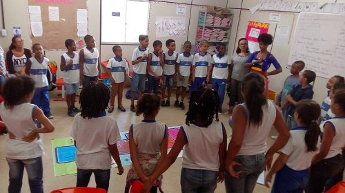 [Projeto leva peça em libras para escola pública de Salvador]