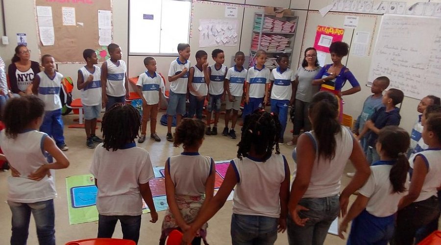 [Projeto leva peça em libras para escola pública de Salvador]