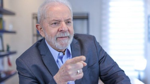 [Lula diz que é preciso colocar dinheiro na mão do povo para economia crescer]