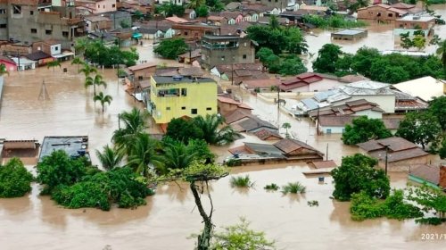 [Ao menos 30 cidades atingidas pela chuva estão em situação de emergência; Felipe Neto anuncia...]