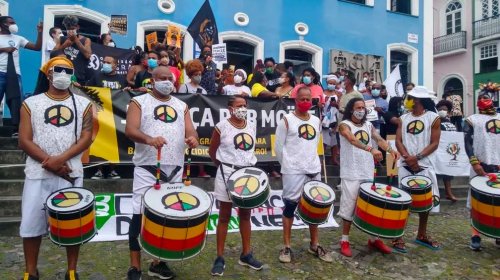[Ativistas de diversos estados do Brasil protestam em memória do congolês morto no Rio de Janei...]