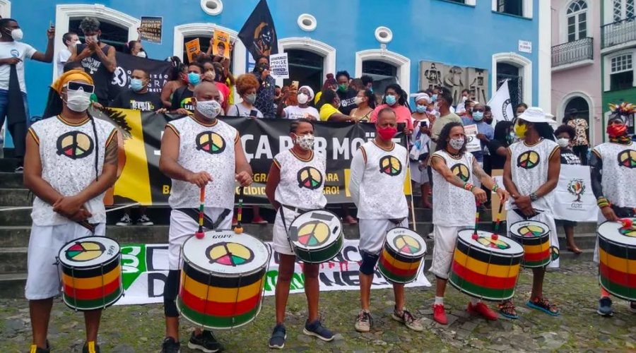 [Ativistas de diversos estados do Brasil protestam em memória do congolês morto no Rio de Janeiro]