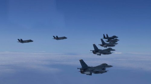 [Coreia do Sul e EUA fazem demonstração conjunta de poder aéreo]