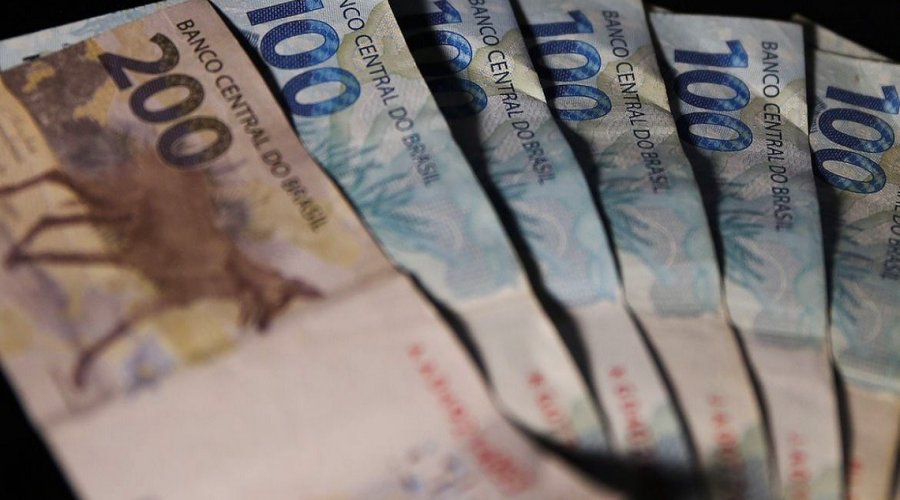 [Sancionada lei que libera consignado para o Auxílio Brasil]