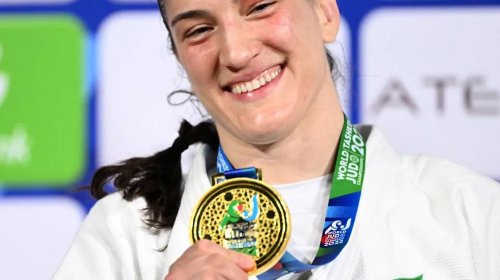 [Mayra Aguiar faz história e conquista o tri no Mundial de Judô]