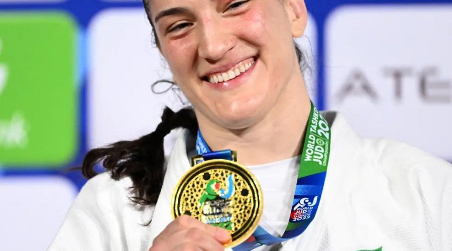 [Mayra Aguiar faz história e conquista o tri no Mundial de Judô]