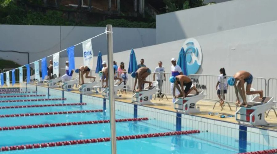 [Piscina Olímpica da Bahia recebe 350 atletas para o Campeonato Baiano de Inverno de Natação Mirim a Sênior]
