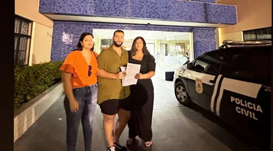 Homem denuncia insultos homofóbicos dentro de lava a jato em Feira de Santana: [Homem denuncia insultos homofóbicos dentro de lava a jato em Feira de Santana: