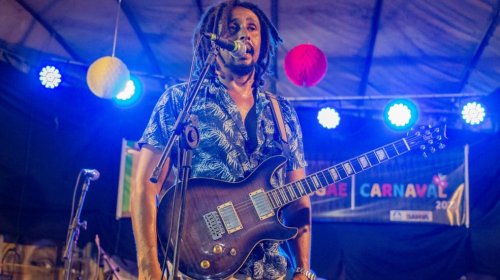 [Cantor André Marques apresenta show de reggae no Pelourinho, no Centro Histórico de Salvador]