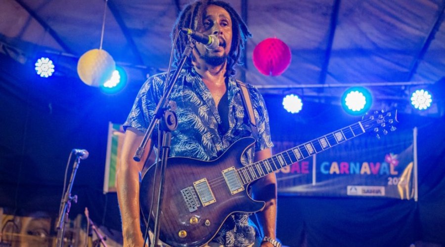 [Cantor André Marques apresenta show de reggae no Pelourinho, no Centro Histórico de Salvador]