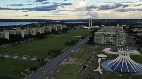 [Governo anuncia 2.480 novas vagas em concursos e total chega a 8 mil, com salários de até R$ 2...]