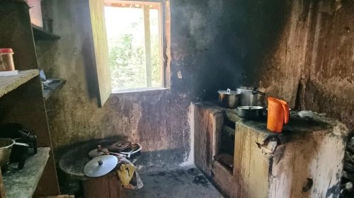 [Sem banheiro e em alojamento sujo, funcionários de fazenda são resgatados em situação similar...]