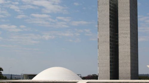 [Senado aprova protocolo de proteção às mulheres em estabelecimentos públicos]