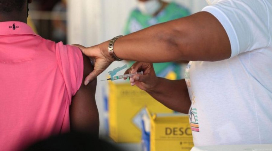 [Covid-19: Salvador inicia a aplicação da 2ª dose da vacina bivalente nesta segunda (11)]