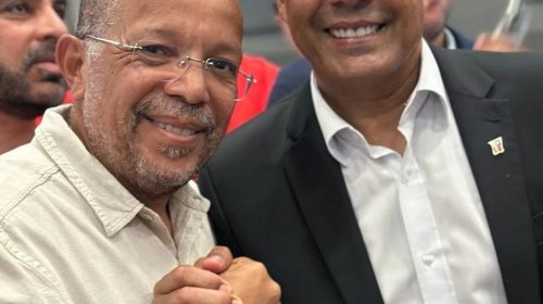 [Em Salvador, Jerônimo participa de ato em defesa da democracia que relembra ataques golpistas...]