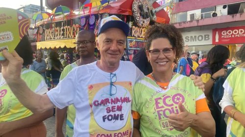 [Políticos abrem desfile no Sérgio Bezerra com Bloco Eco Folia como parte do projeto Bahia Sem...]
